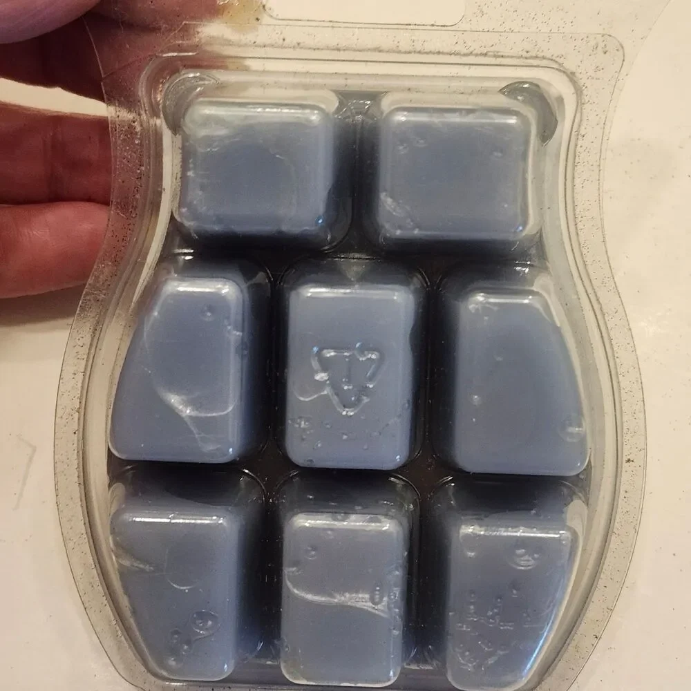 Scentsy Luna Wax Bar 3.2 fl oz / 2.6 oz (74g) Home Fragrance Wax Melts